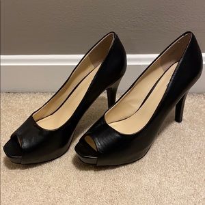9 & CO black leather stilettos